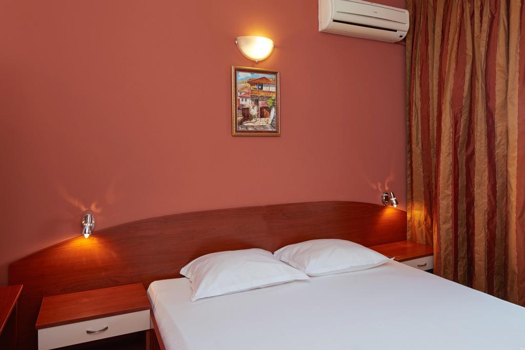 Guesthouse Kirov Ravda Exterior photo