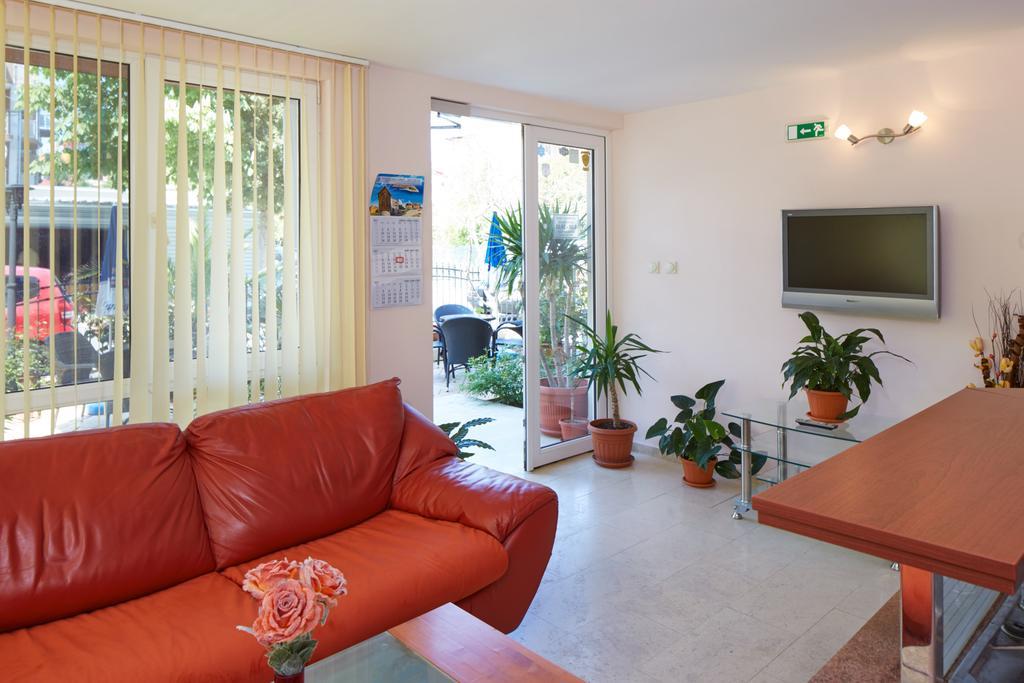 Guesthouse Kirov Ravda Exterior photo